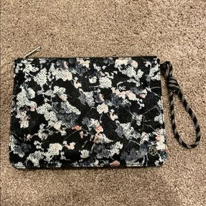 Lululemon pouch bag